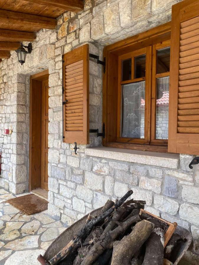 Apartamento Mezonetes Helmos Ano Lousoi Exterior foto