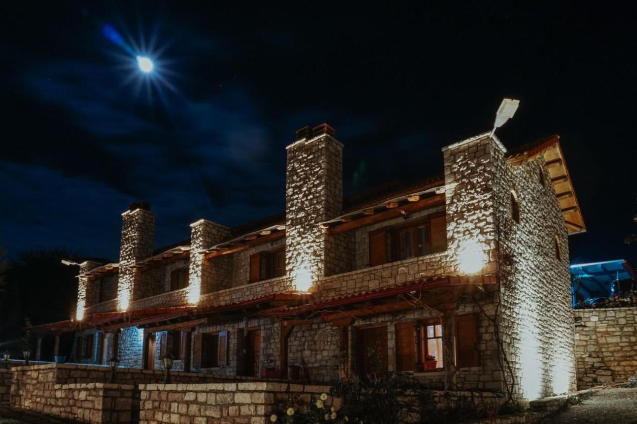 Apartamento Mezonetes Helmos Ano Lousoi Exterior foto