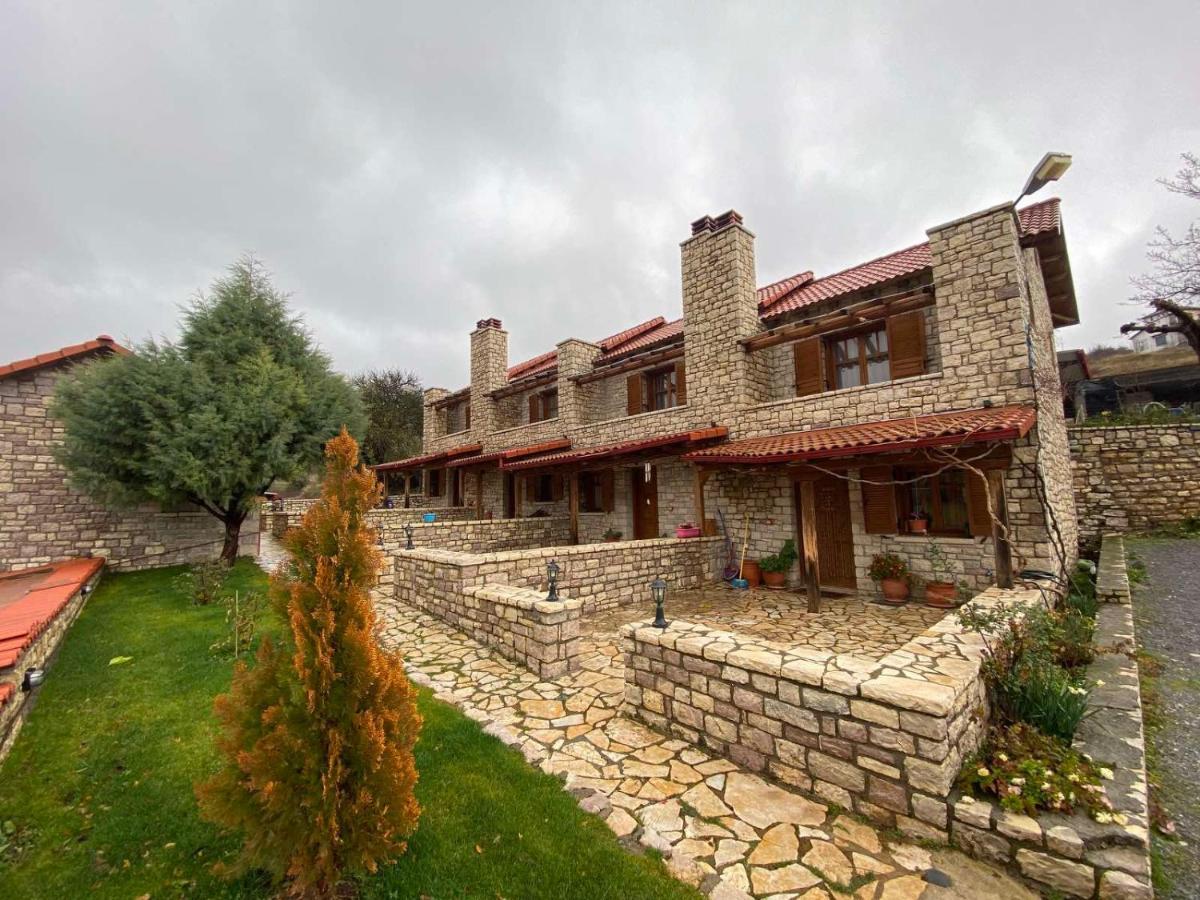 Apartamento Mezonetes Helmos Ano Lousoi Exterior foto