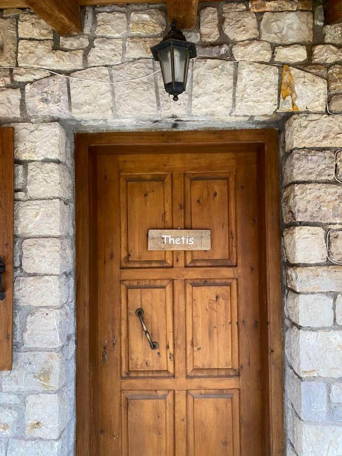 Apartamento Mezonetes Helmos Ano Lousoi Exterior foto