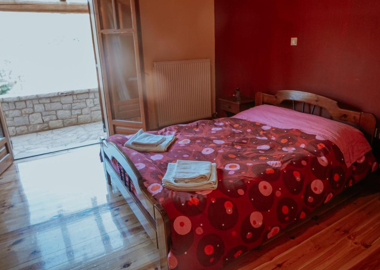 Apartamento Mezonetes Helmos Ano Lousoi Exterior foto