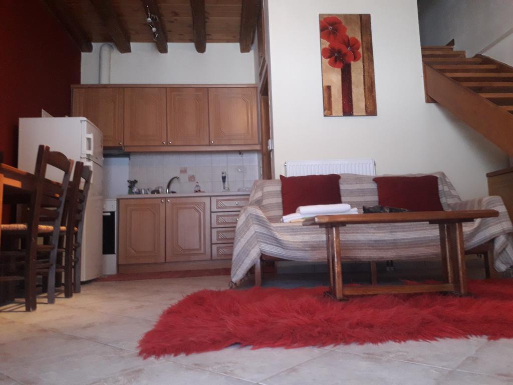 Apartamento Mezonetes Helmos Ano Lousoi Exterior foto