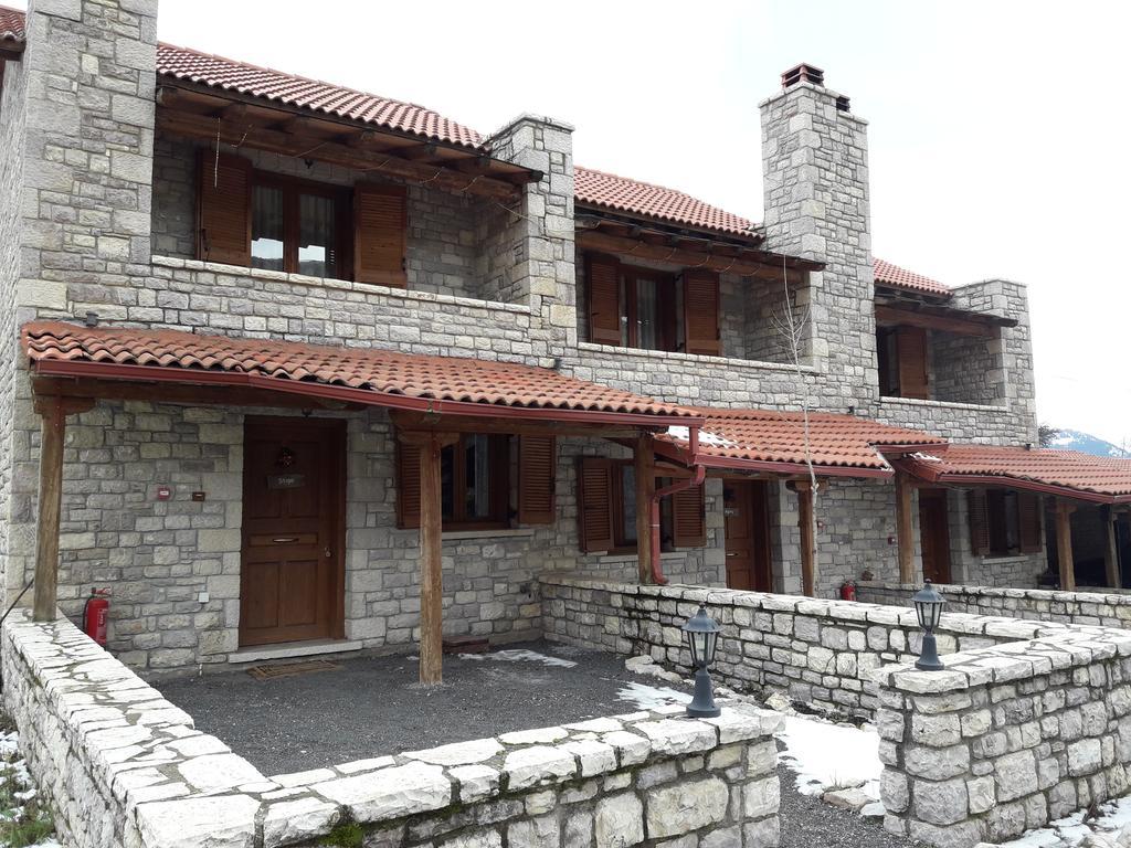 Apartamento Mezonetes Helmos Ano Lousoi Exterior foto