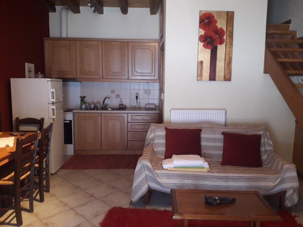 Apartamento Mezonetes Helmos Ano Lousoi Exterior foto