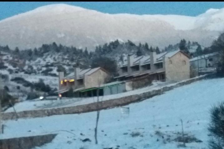 Apartamento Mezonetes Helmos Ano Lousoi Exterior foto